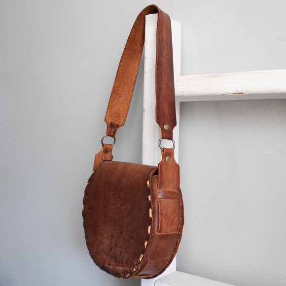 Vintage 70's Tooled Brown Full Grain Leather Saddle Crescent Shoulder Bag Purse - Picture 5 of 7
